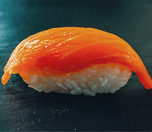 Суши с копченым лососем