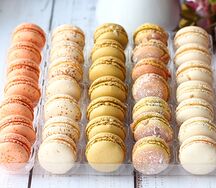 Макаруны в ассортименте