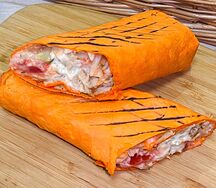 Шаурма с курицей халяль в сырном лаваше