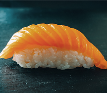 Суши с лососем