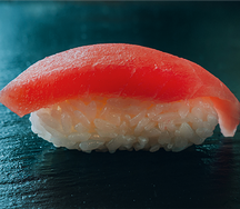 Суши с тунцом