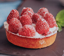 Тарталетка с малиной