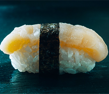 Суши с гребешком