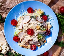 Цезарь c копченой курочкой
