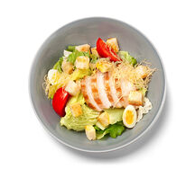 Салат Цезарь с цыпленком