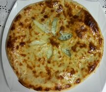 Хачапури (ассорти) с сыром и сыр с зеленью