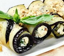 Рулетики из баклажан с сыром и чесноком