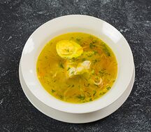 Суп куриный с домашней лапшой