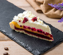 Торт Брусничный с белым шоколадом