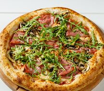 Пицца мортаделла с грибами 