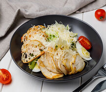 Салат Цезарь с курицей