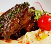 Говяжьи щечки с картофельным пюре