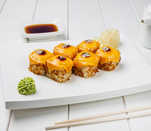 Ролл опаленный с сыром и лососем