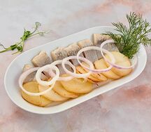 Сельдь с отварным картофелем