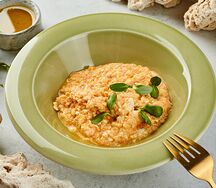 Скрэмбл с сыром и помидорами