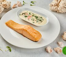 Лосось с грибным соусом
