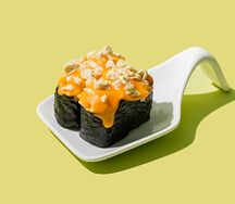 Спайси курица суши запеченный