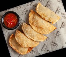 Мини-чебуреки с телятиной