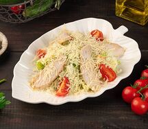 Салат Цезарь с курицей
