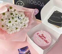 Бенто-торт и нежный букет Для мамы