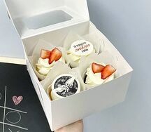 Капкейки с клубникой для любимого человека Люблю тебя, Космос