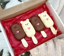 Новогодние пирожные Бурый и Белый медвежонок (вкус на выбор) 