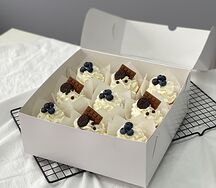 Капкейки с шоколадками и голубикой