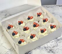 Капкейки классические с ягодами