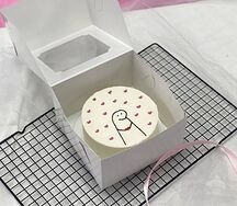 Бенто-торт с человечком и сердечками