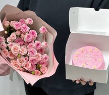 Комбо Букет кустовых роз и Бенто-торт