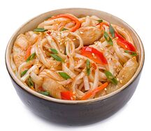 Лапша удон с курицей
