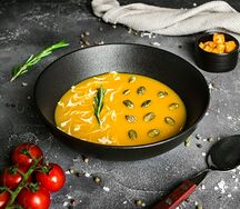 Тыквенный с гренками и сливками