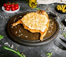 Цыпленок табака с пармезаном и ананасом