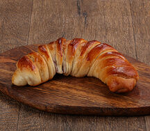 Рогалик со сгущенкой и орехами