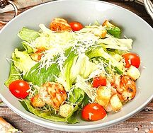 Салат Цезарь с креветкой