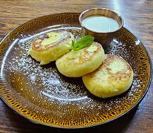 Сырники со сметаной