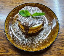 Панкейки с бананом и нутелой