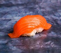 Суши Лосось