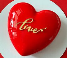 Муссовый торт сердце Love красный