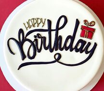 Муссовый торт с надписью Happy birthday