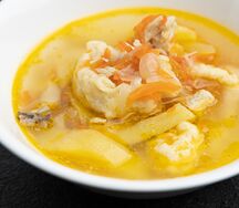 Суп куриный с клецками