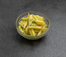 Макароны с соусом песто