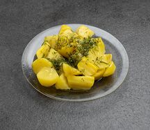 Картофель отварной с зеленью