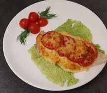 Филе куриное с помидором под сыром