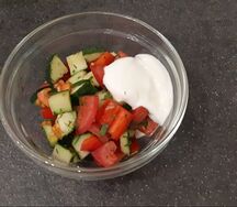 Салат из редиса, огурца, яйца