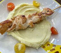 Куриные шашлычки с картофельным пюре