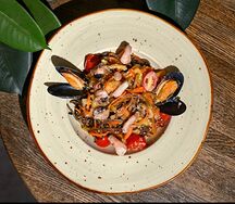 Вок с морепродуктами 