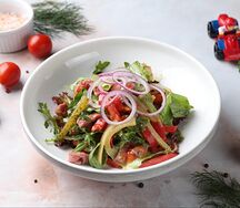Салат с ростбифом и печеным перцем