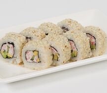 Ролл Калифорния с кунжутом