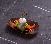 Рулетик овощной с моцареллой